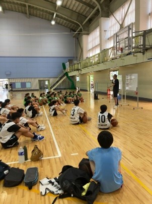 R7.08.06公開講座「中学生のためのバスケットボール教室」を開催いたしました